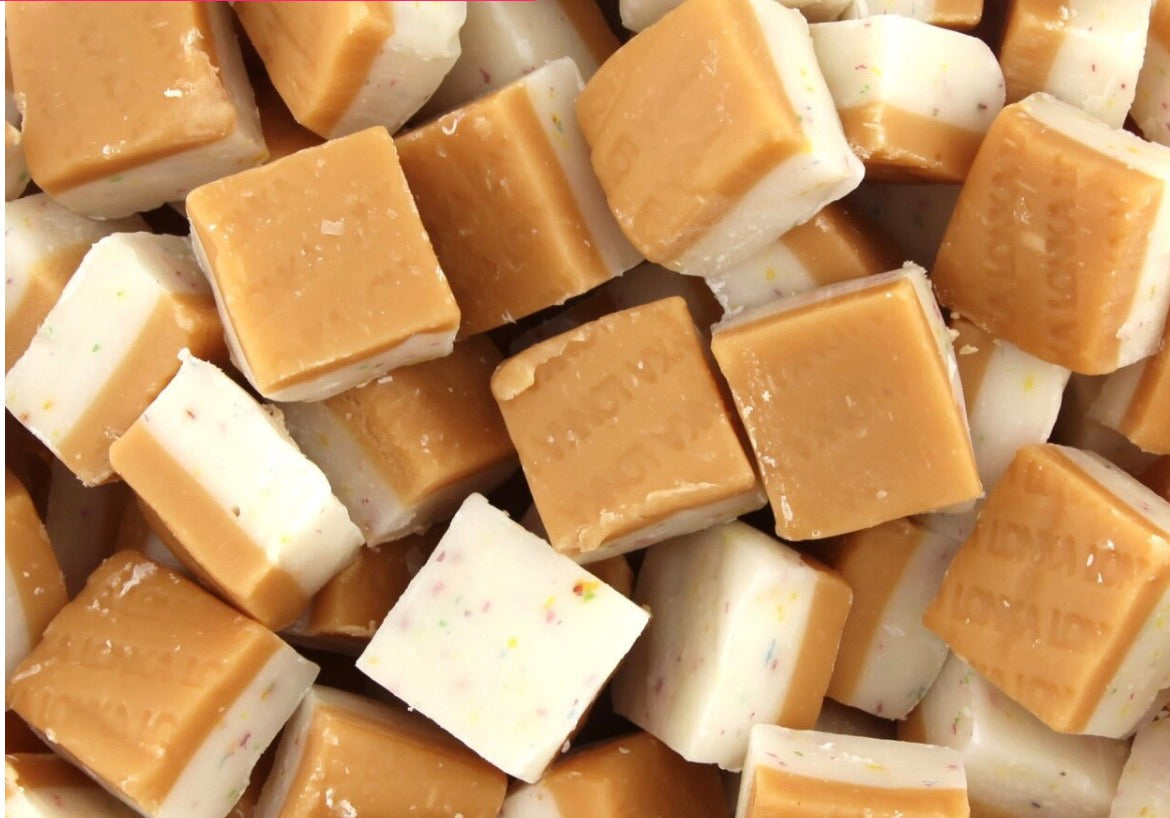 Caramels Fudge Birthday Cake 100g € 2,20